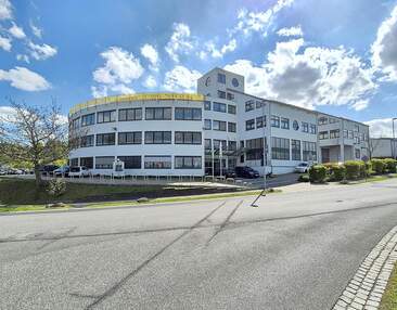 Ideal für Ihr Unternehmen | Rund 256 m² Bürofläche im Gewerbekomplex zur Miete