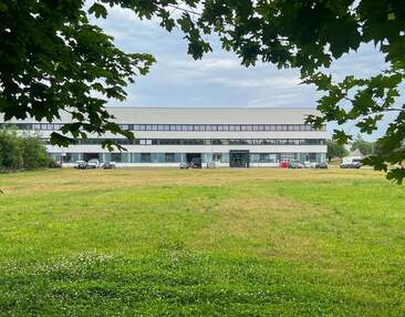 Gewerbeareal in Dresden Niedersedlitz | ca. 351 m² Hallenfläche zur Miete