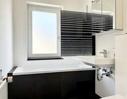 Wunderschöne & frisch sanierte DG-Wohnung mit EBK + Stellplatz mieten