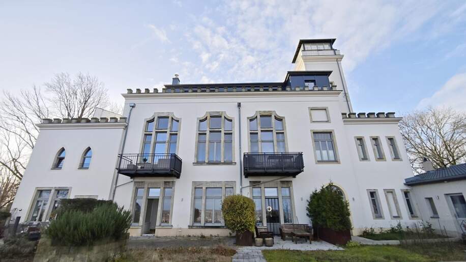 Hausansicht aus dem Garten - Immobilienmakler Dresden, Chemnitz, Leipzig