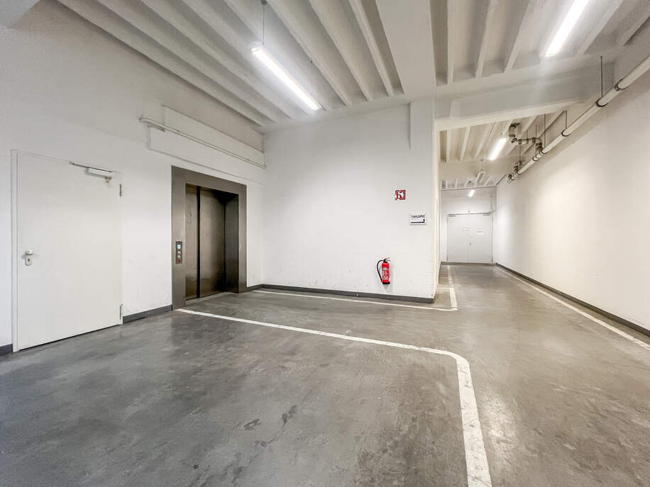 Zugang über Lastenaufzug