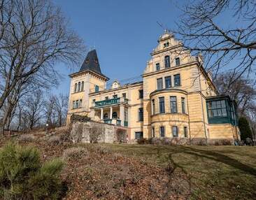 Erstklassige Lage in Radebeul | Exklusive ca. 360 m² in den Weinbergen mit bester  Aussicht