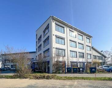 241 m² zur Miete: Büro in modernem Bürohaus Gewerbegebiet Pirna-Sonnenstein