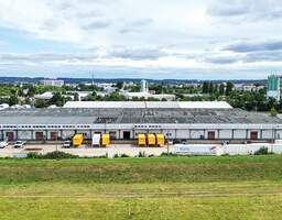 ca. 3.000 m² große Logistikhalle mit Rampen an der A4 Richtung Leipzig und Berlin zur Miete!
