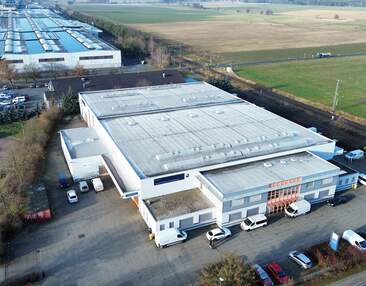 Hallen ab 3,50 €/m² | 5Km bis A13 | Über 3.600 m² Lagerfläche zur Miete!