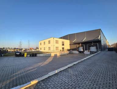 Hallenfläche mit 10m Höhe nahe der A4 & A13 in Königsbrück zur Miete!