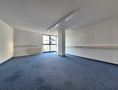 Bürofläche - ca. 108 m² - mit Erweiterungsmöglichkeit und Stellplätzen in Coswig zur Miete!