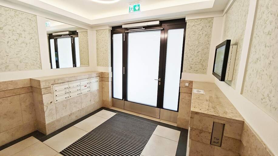 gepflegter Hauseingang