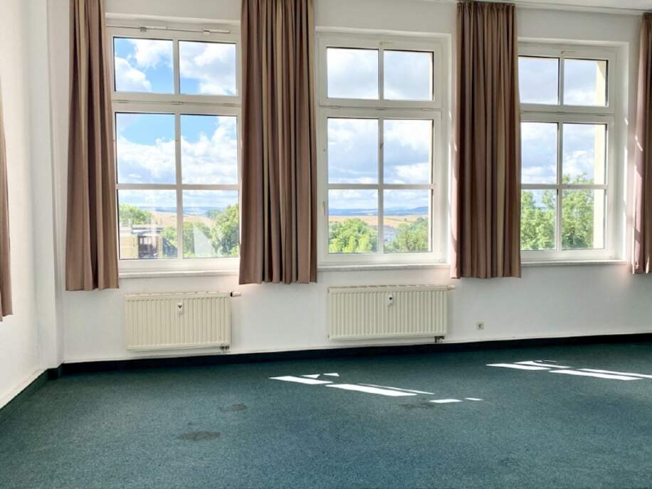 Fensterfront mit Ausblick