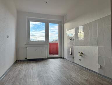 * Gepflegte 2-Raumwohnung mit Balkon und Weitblick in Dresden Löbtau mieten! *