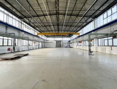 Ca. 1.000 m² Halle mit Erweiterungspotential bei Dresden zum Kauf | 5 t Krananlage | 2 Rolltore