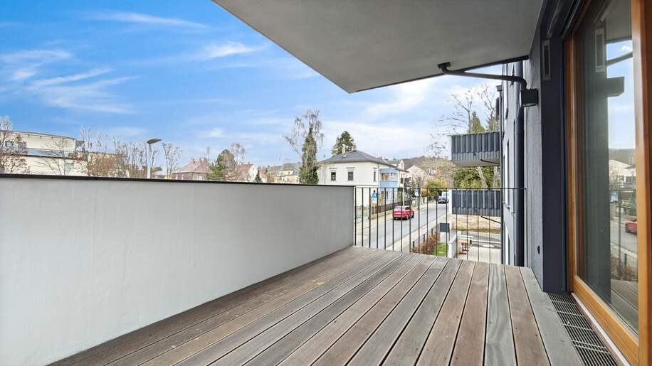 großzügiger Balkon - Immobilienmakler Dresden, Chemnitz, Leipzig