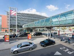 Begrüßen Sie Ihre Kundschaft am Flughafen Dresden ++ Kleines Büro zur Miete