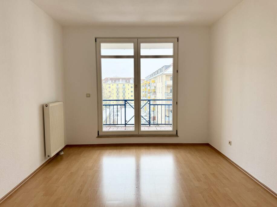 Schlafzimmer mit Balkonzugang