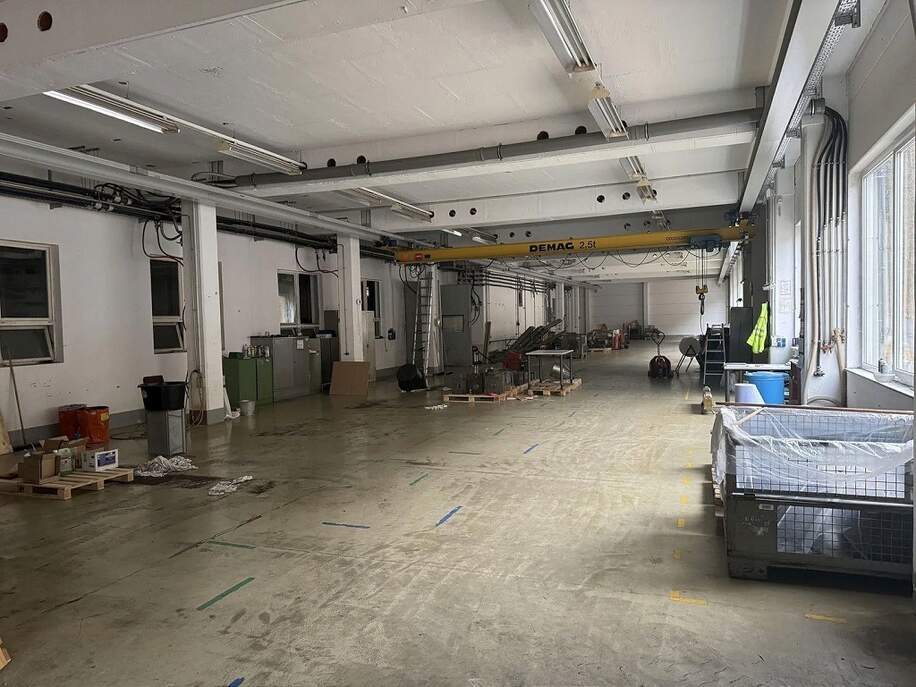 Innenansicht mit 2,5 t Kran