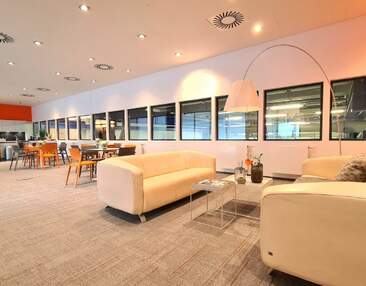 Helle Bürofläche mit ca. 500 m² in Freiberg - ab sofort zur Miete!