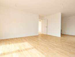 Stellplatz geschenkt - hochwertige Familienwohnung mit großem Balkon & Gäste-WC!