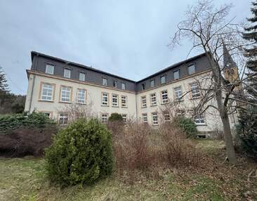 Gewerbeobjekt oder Schule zur Entwicklung kaufen