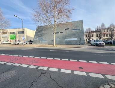 Sichtbarkeit garantiert! Vielseitig nutzbare Gewerbefläche in Löäbtau mieten!