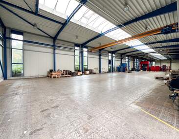 Lager- und Produktionsflächen direkt an der S177 und S81 - unweit der Halbleiterindustrie - zum Kauf!