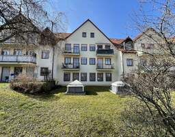 Top Lage in Bannewitz | Helle Dachgeschosswohnung mit 2 Balkonen und TG Stellplatz zum Kauf!