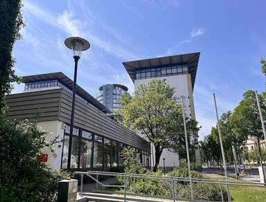 Büro mit Weitsicht | Erstklassige Büroeinheit im WTC | Ihr neuer Arbeitsplatz