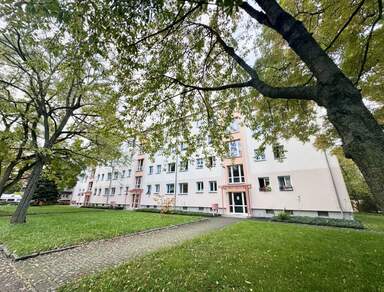 ++ Attraktive 2-Raumwohnung in begehrter Lage am Großen Garten ++