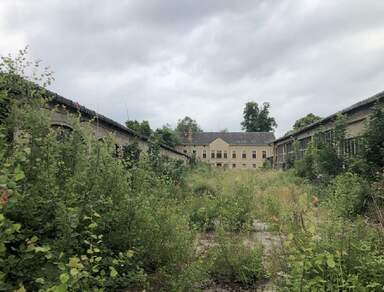 von Bismarck - Gutshof mit Wohn - und Gewerbeflächen zur Entwicklung an der A14 kaufen
