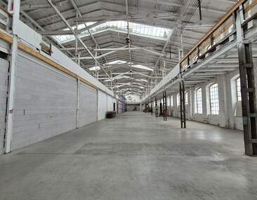 Direkt an B 170 bei Dippoldiswalde | ca. 800 m² frostfreie Kalthalle zur Miete