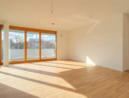 Bezugsfertige Familienwohnung mit großem Balkon - Stellplatz
bereits inbegriffen!