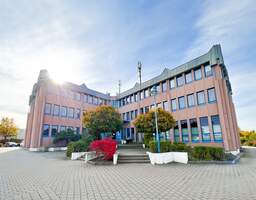 Autobahnnahes Büro an der Stadtgrenze von Dresden zur Miete | Umbau möglich!