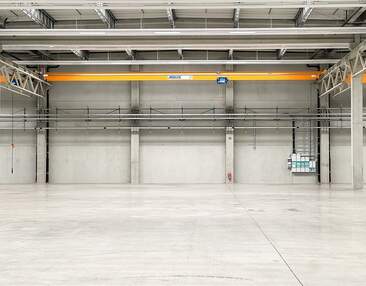 Direkt an der A4 & A14 | ca. 6.900 m² Produktionshalle mit 8 t Krananlagen & 4 Toren zur Miete