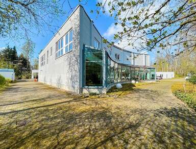 Nahe A4 | Ideal für Institute, Produktion o.ä. | Büro, Halle & Wohnen