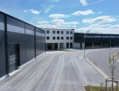 Moderne Halle im Erstbezug | ca. 2.600 m² plus Büro zur Miete | in Höckendorf