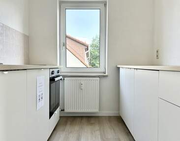 Wunderschöne & frisch sanierte DG-Wohnung mit EBK + Stellplatz mieten