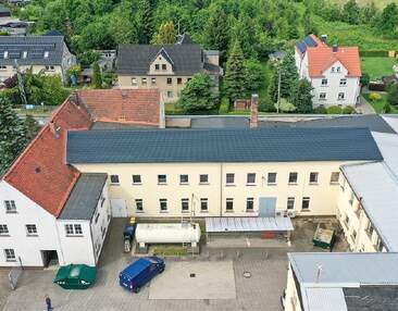 Autobahnnahes Lager- und Werkstattgebäude (B) mit Büro im Gewerbeareal zur Miete