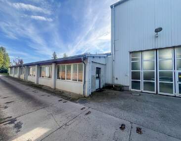 ca. 800 m² Hallenfläche mit 2 Kranbahnen in Pirna zur Miete