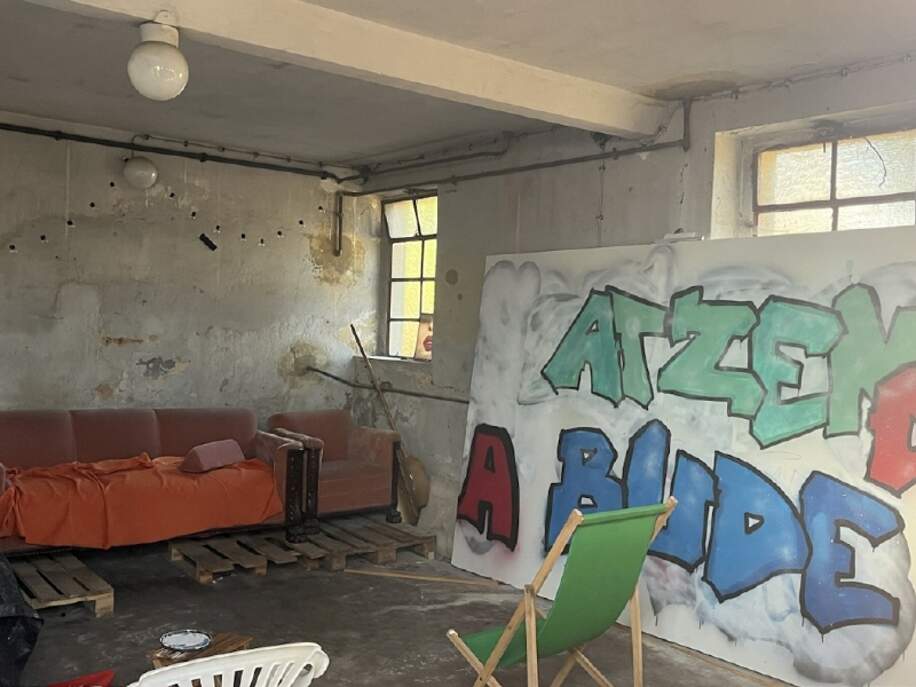 Garage im Nebengebäude