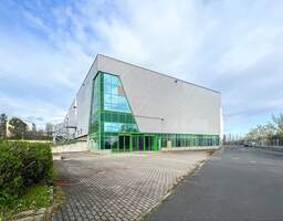 Vielseitig nutzbare Gewerbeimmobilie auf ca. 21.000 m² Grundstück im Dresdner Westen