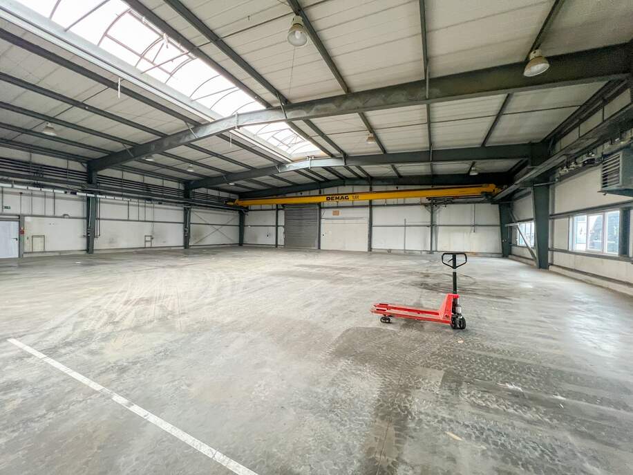 Innenansicht Halle 2 mit Kranbahn