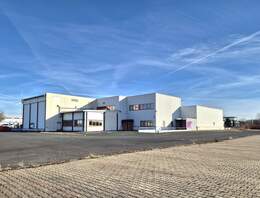 Nahe Freiberg ++ 2.817 m² Produktionshalle mit Rampen und Freifläche zur Miete!++
