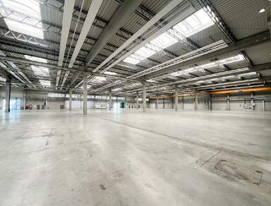 Direkt an der A4 & A14 | ca. 6.887 m² Produktionshalle mit 8 t Krananlagen & 4 Toren zur Miete