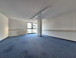 Bürofläche - ca. 108 m² - mit Erweiterungsmöglichkeit und Stellplätzen in Coswig zur Miete!