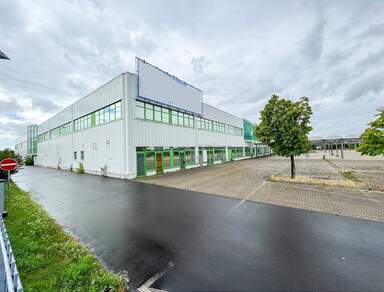 Gewerbestandort nahe der A 9 zur Miete + Bis zu 15.000 m² Halle, 3.600 m² Büro und 13.500 m² Freifläche