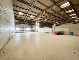 Autobahnnah | Bis zu ca. 322 m² Hallenfläche mit Kran in Dresden mieten!