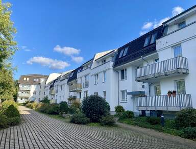 gemütliche Dachgeschosswohnung mit Balkon + EBK in Schloßchemnitz