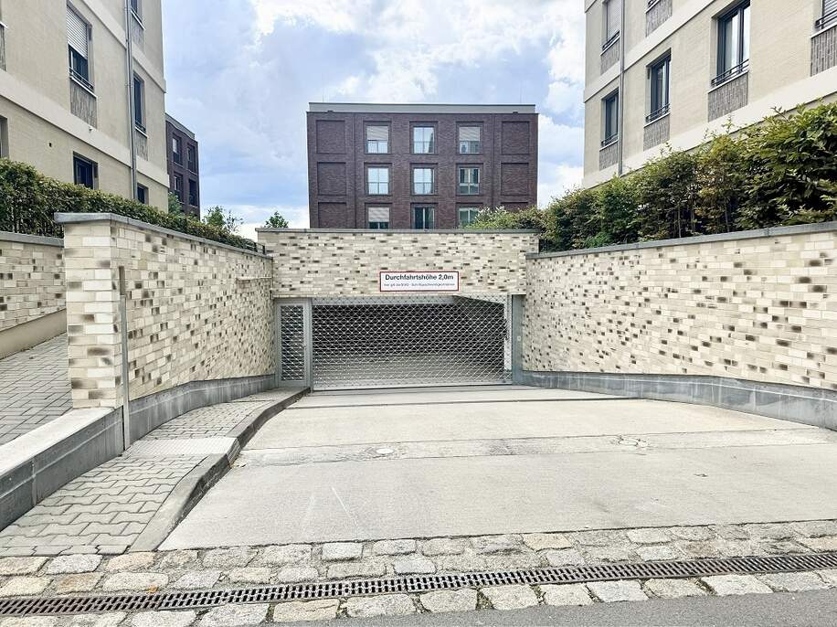 Tiefgarageneinfahrt