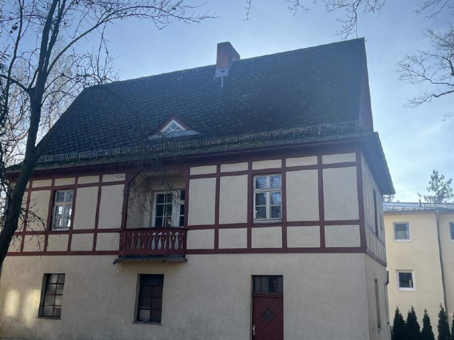 Gebäude zum Abriss oder UM-oxer Ausbau