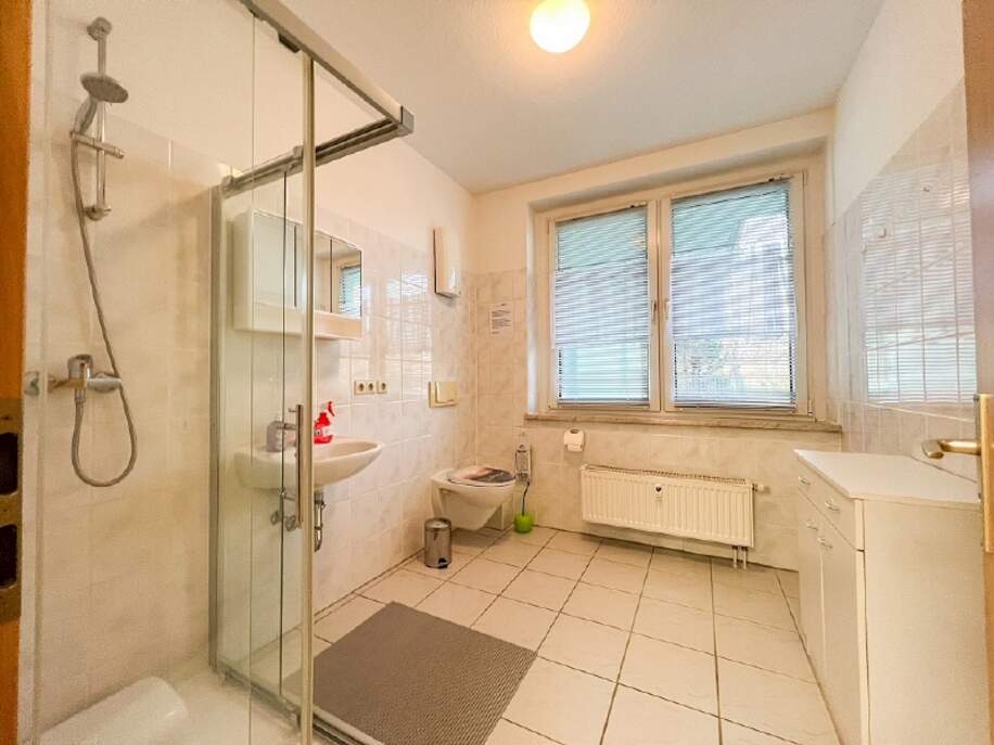 Beispiel Innenansicht Badezimmer Apartment