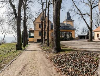 Erstklassige Lage in Radebeul | Exklusive ca. 360 m² in den Weinbergen mit bester  Aussicht